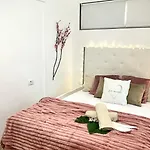 Flamingo Luxury Views By Deihu Experiences شقة بالم مار